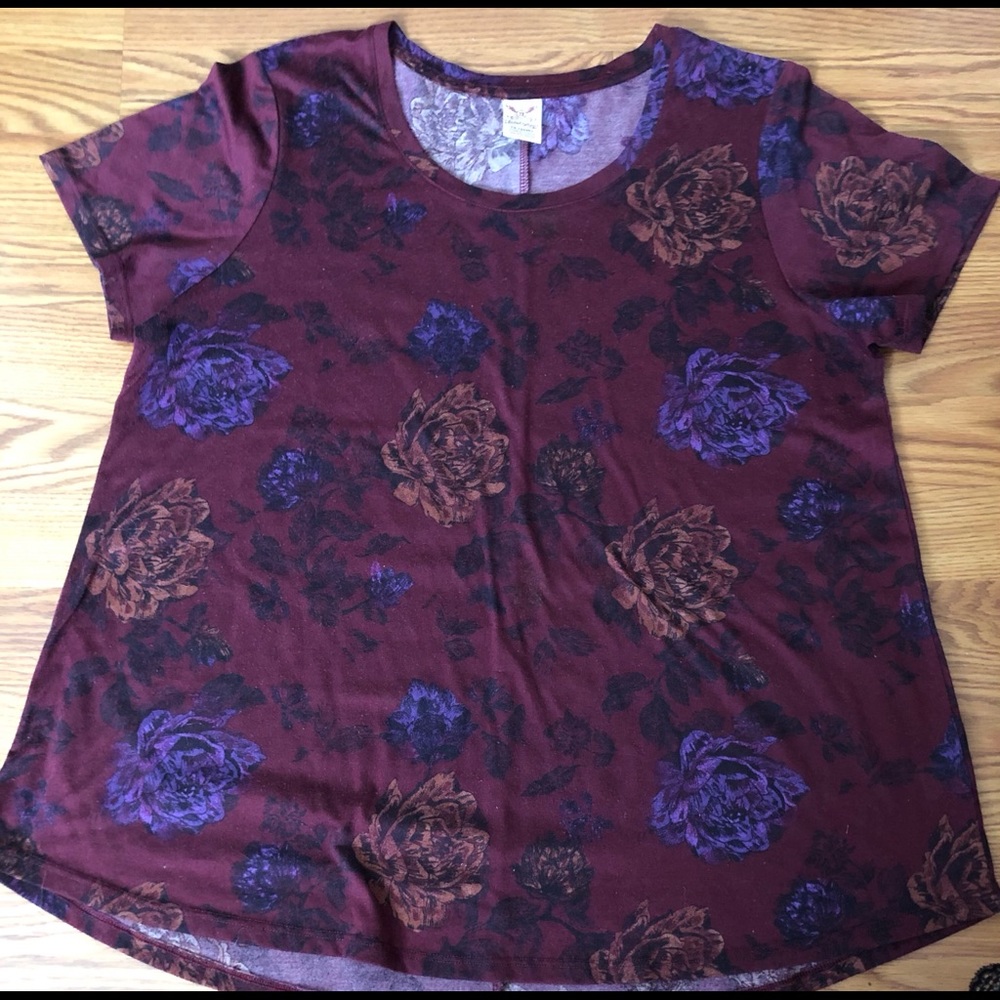 1x Faded Glory top